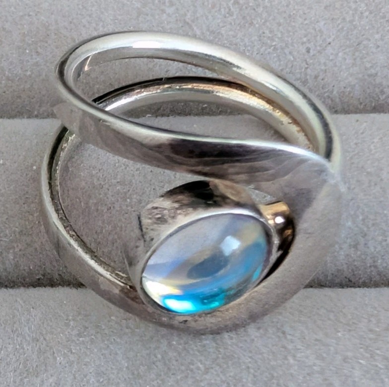 Vintage LW 925 Sterling Silver Moonstone Bypass Hippie Ring Modernist Size 7-8