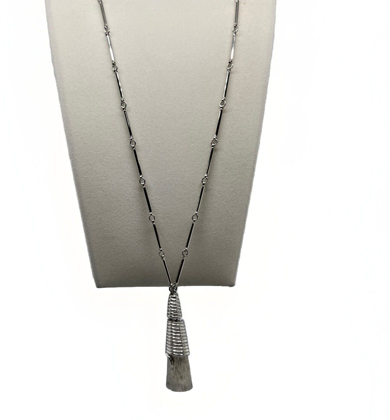 MONET MCM Abstract Triangular Pendant Silver Tone Necklace Vintage 26″