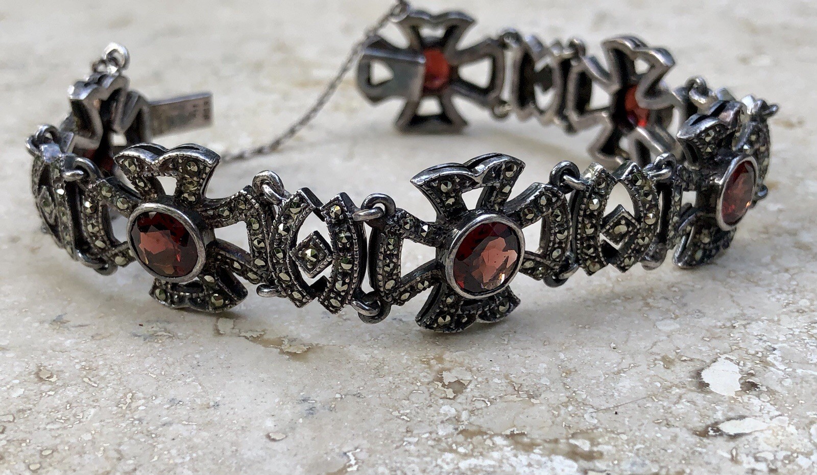 💥❤️✨VINTAGE 925 STERLING SILVER GARNET & MARCASITE MALTESE CROSS BRACELET ✨❤️💥
