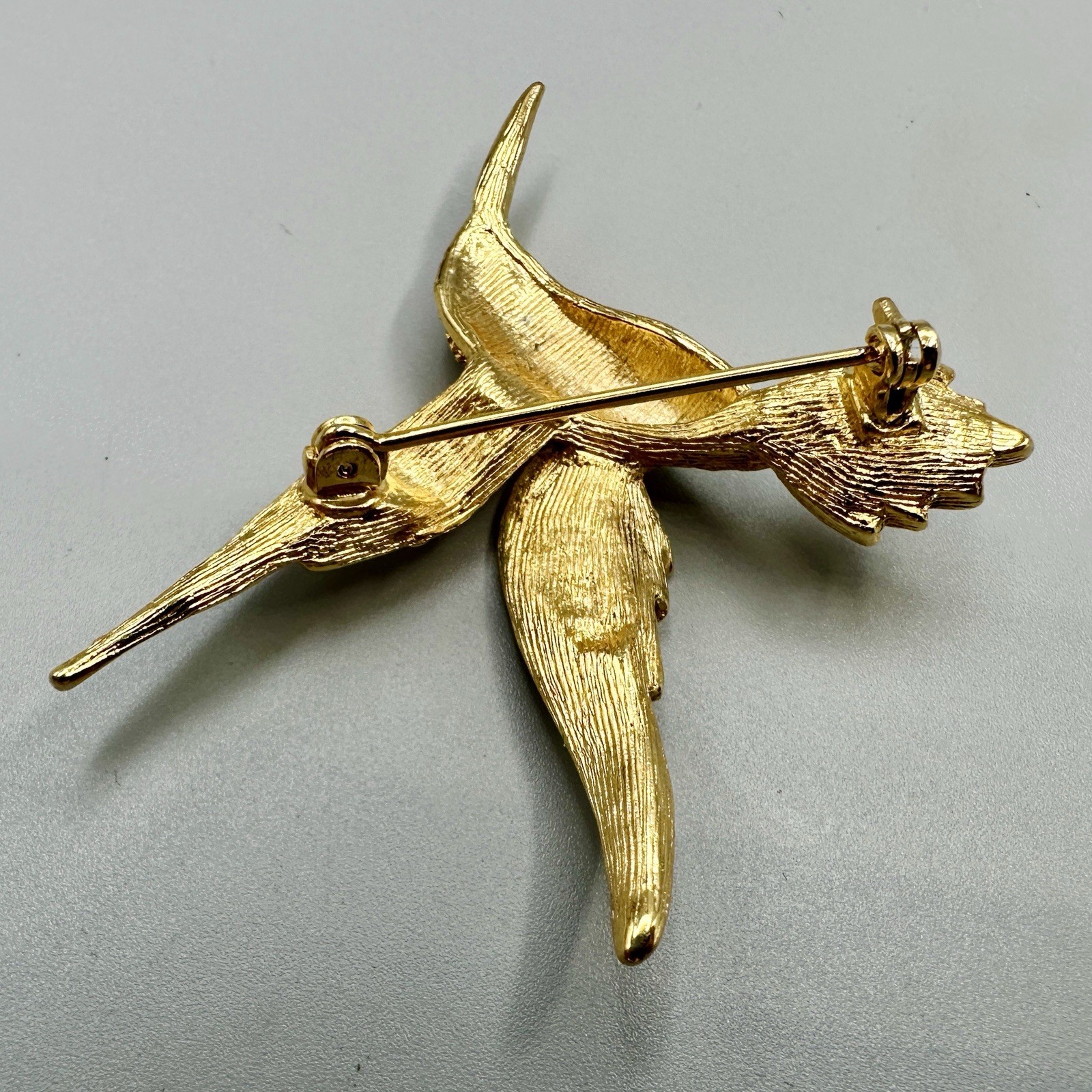 Vintage Hummingbird In Flight Brooch Pin Gold Tone Clear Rhinestones Red Eye 3D