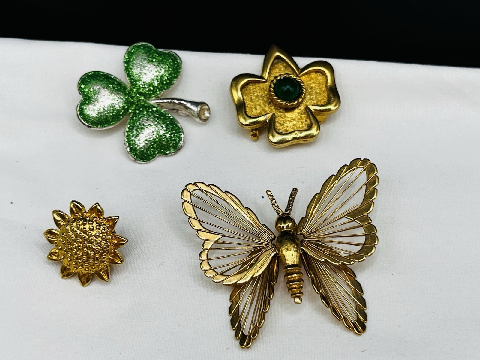 Vtg. Brooch Lot Some Signed Rhinestone, Gold Silver Tone Wear Resell 28pc Monet