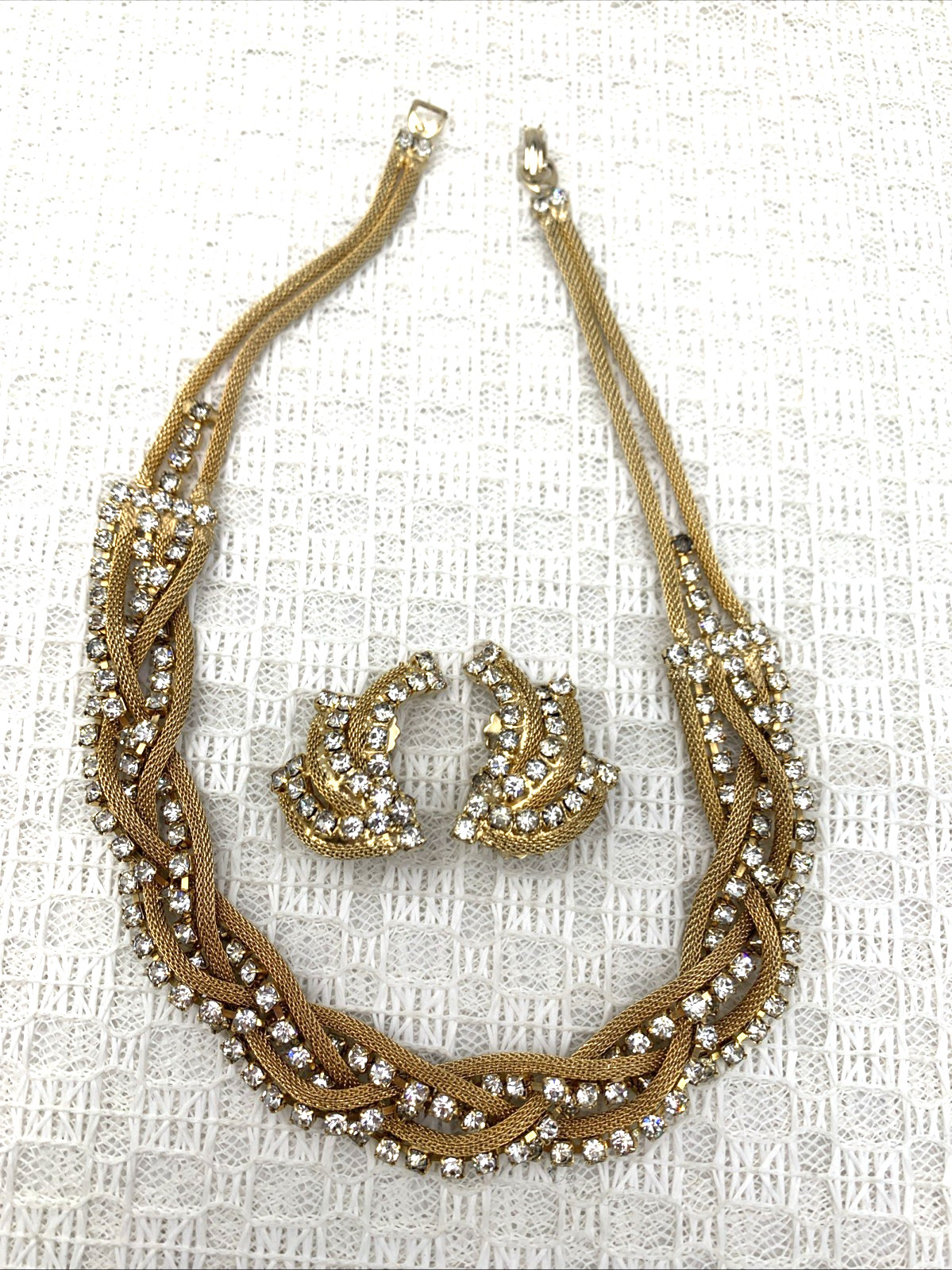 BRAIDED Goldtone Mesh & Clear Rhinestone 15″ Necklace & 1-1/4 x 1″ Clip Earrings
