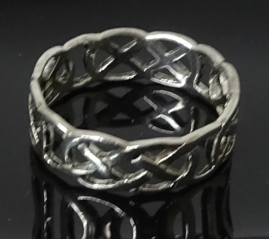 Vintage Sterling Silver Openwork Celtic Knot Design Band Ring Size 9.5