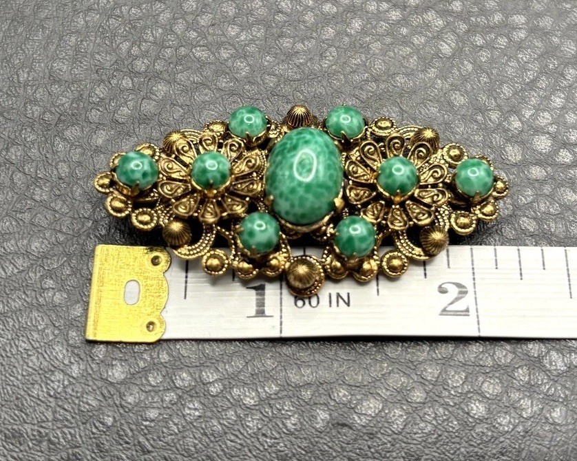 Vintage Speckled Peking Style Filigree Brooch Green Gold Tone Pin