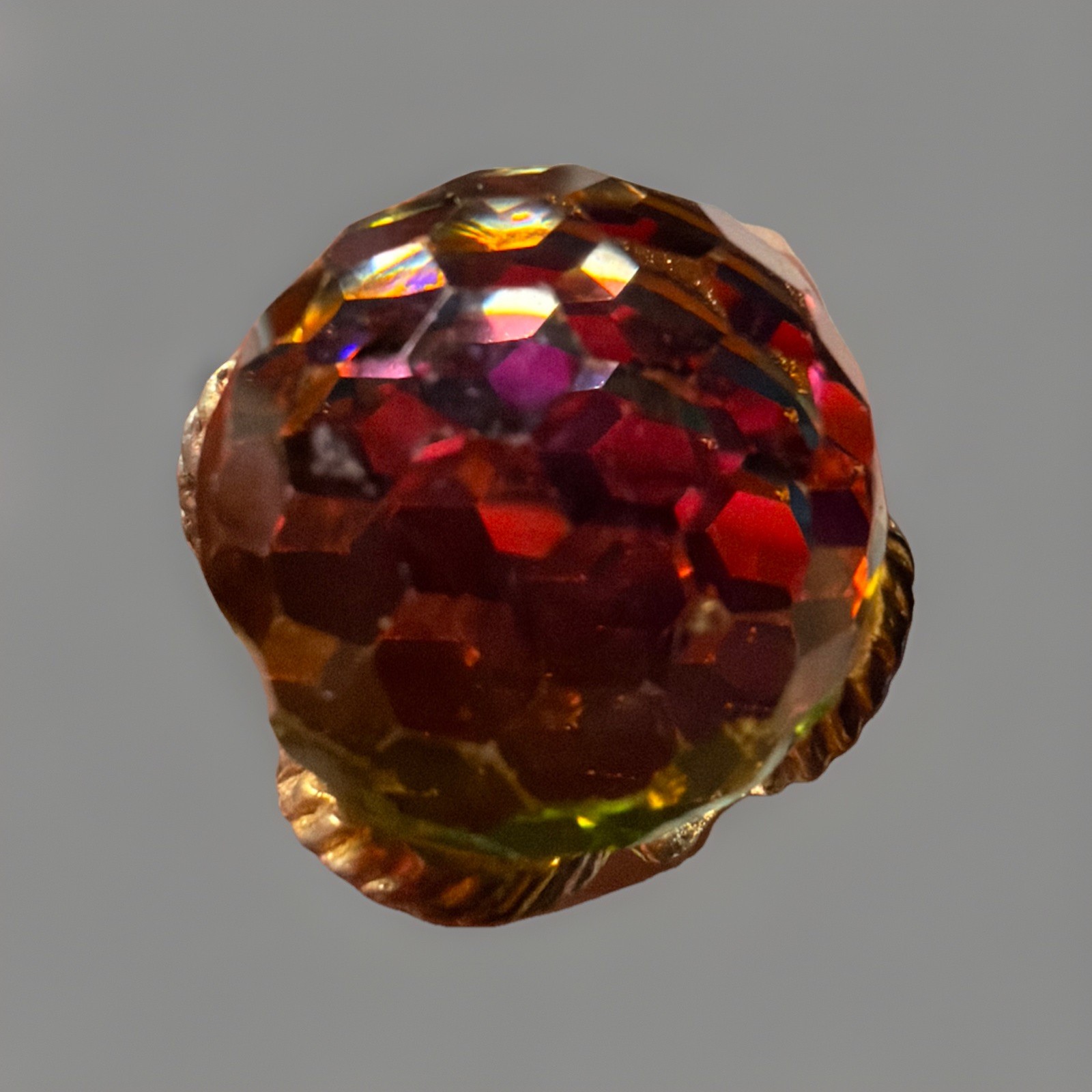 VTG 1960’s Watermelon Rainbow Faceted Crystal Gold Tone Furtune Teller Ring OS