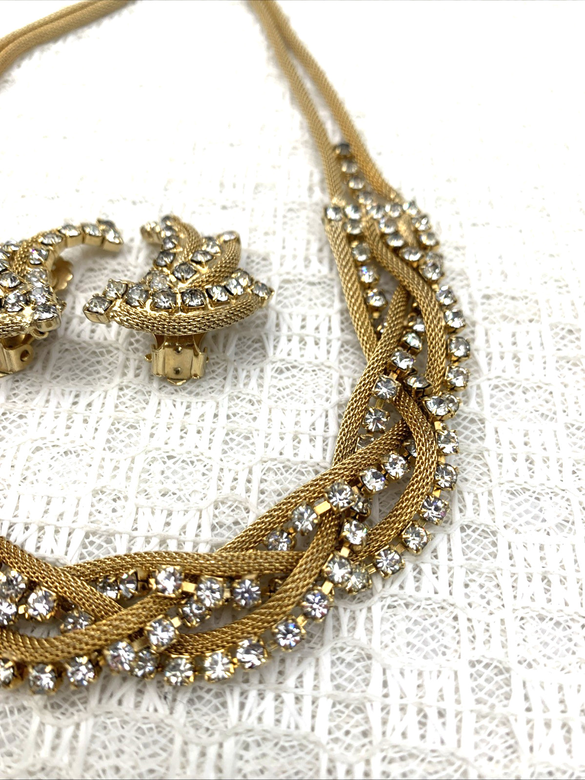 BRAIDED Goldtone Mesh & Clear Rhinestone 15″ Necklace & 1-1/4 x 1″ Clip Earrings