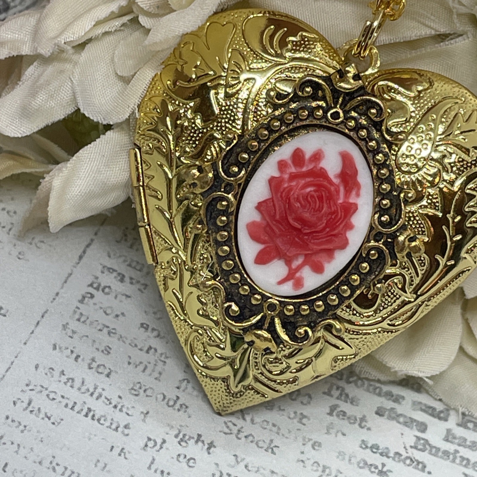 Gold Heart Locket Birthday Anniversary Wedding Red White Rose Cameo Necklace
