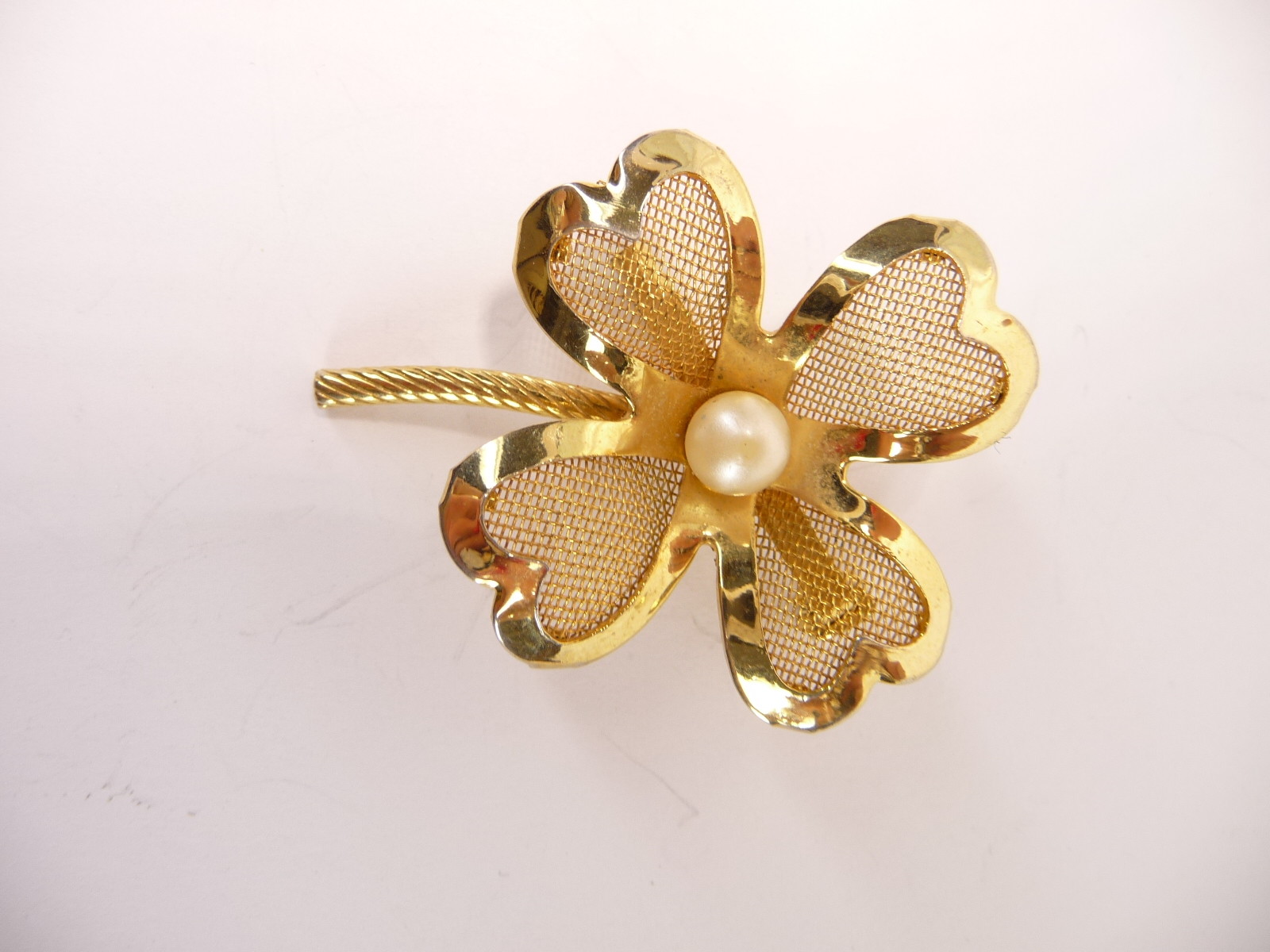 Vintage Floral Gold Tone Mesh Faux Pearl Flower Brooch USA Seller