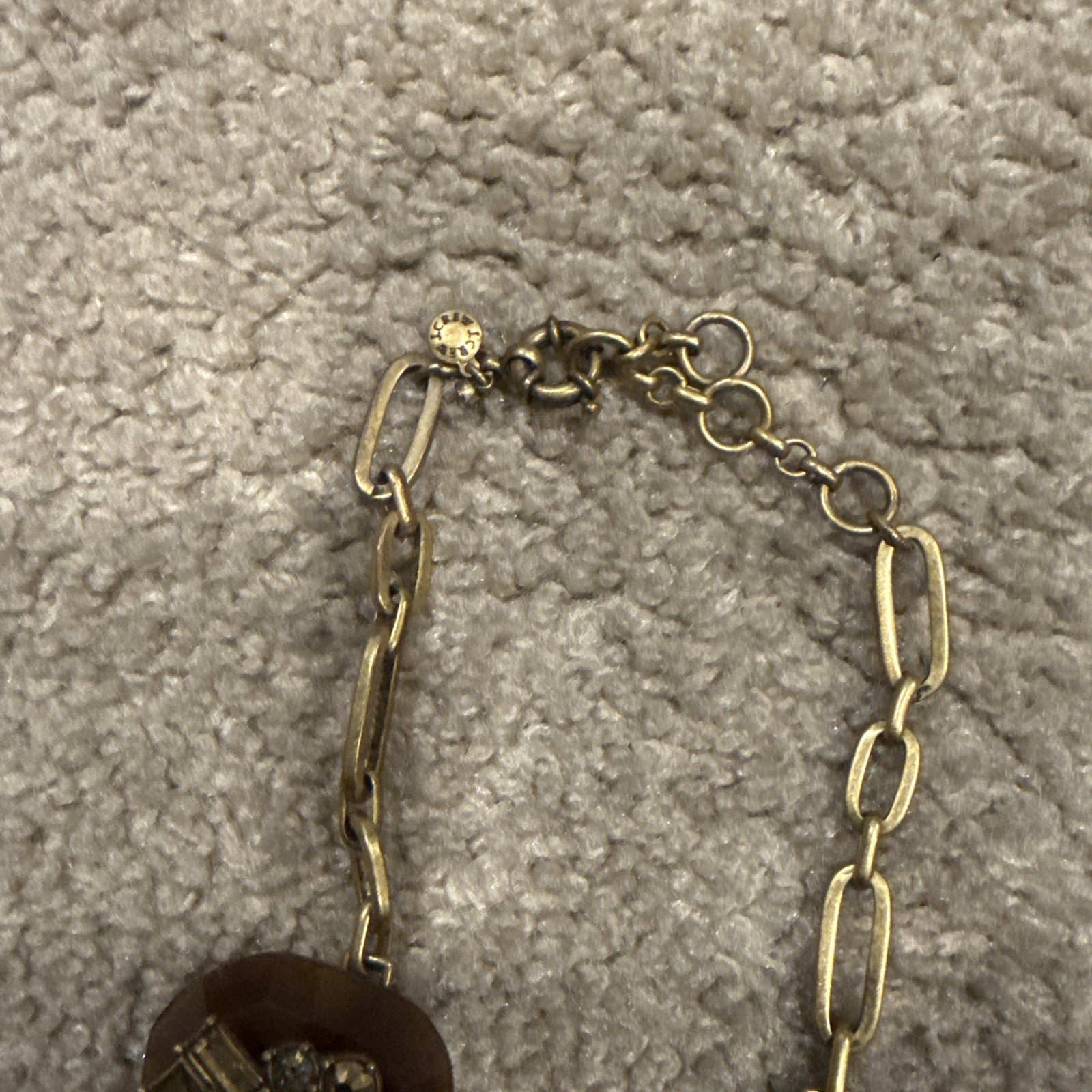 VTG J.CREW FACETED SMOKE LUCITE AND MULTICOLOR RHINESTONES NECKLACE 16”GOLD TONE