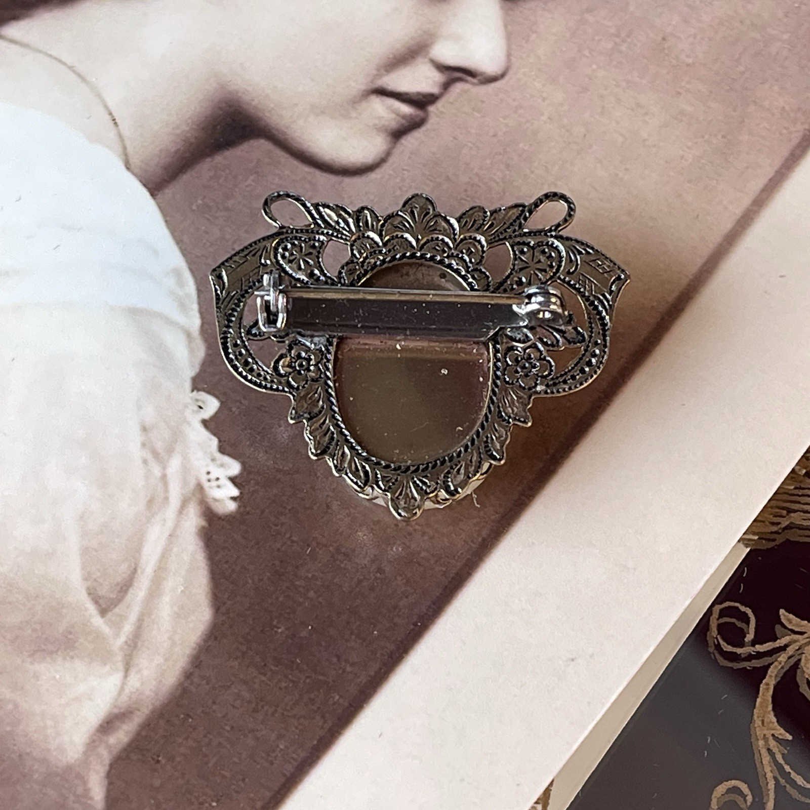 Vintage 1.5” Molded Cameo Brooch – Reproduction – Victorian Style – Y2K Era