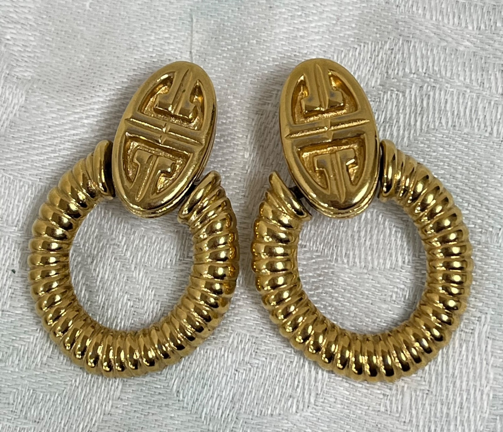 Vintage Givenchy LOGO Door Knocker Earrings Gold Plated Ribbed Clip 80s