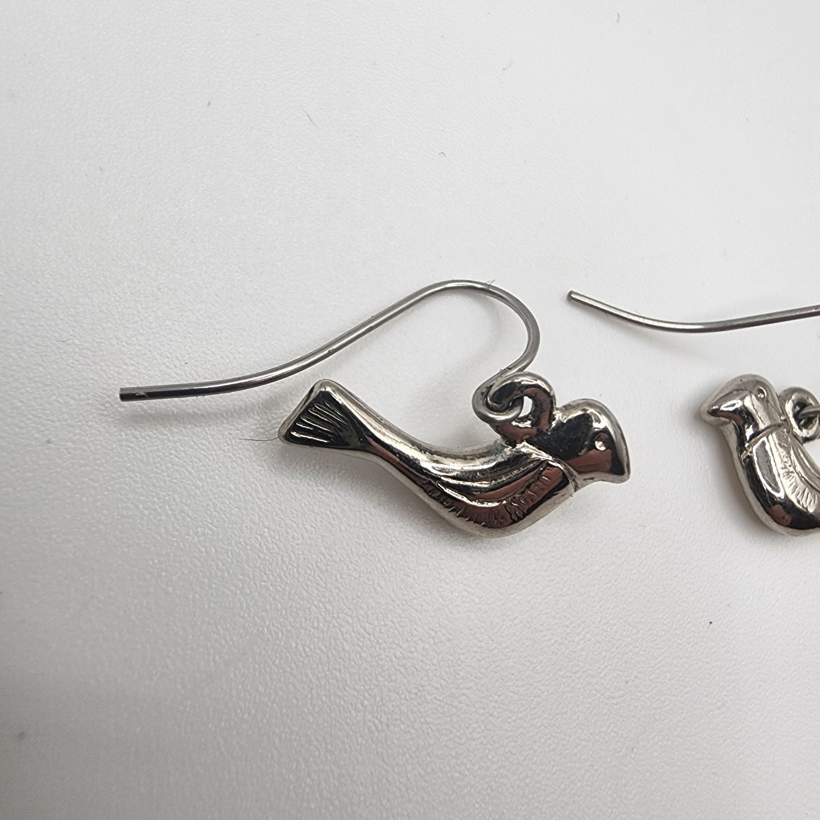 Women’s Silver Toned TRIFARI Earrings Dangle Bird Dove Sparrow Pigeon Vintage
