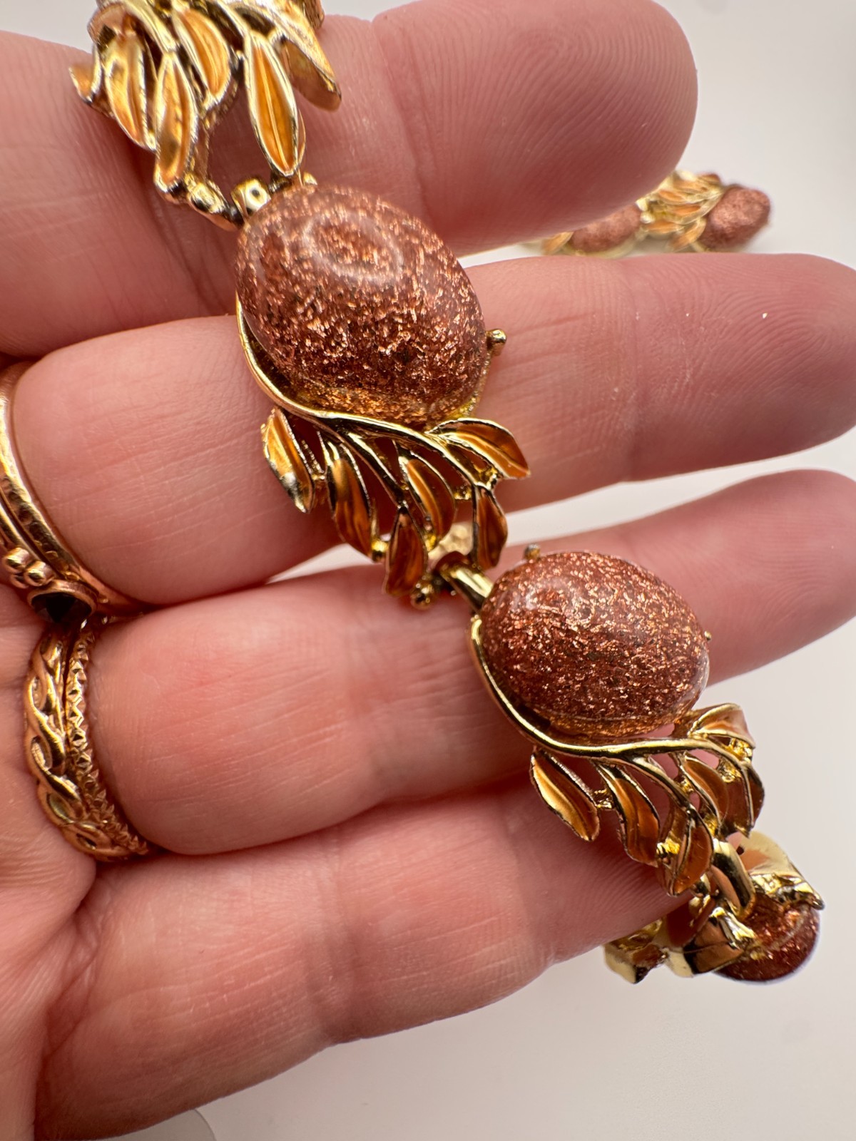 Vtg Speckled Necklace Bracelet Set Gold Tone Faux Goldstone & Enamel Panel 17″