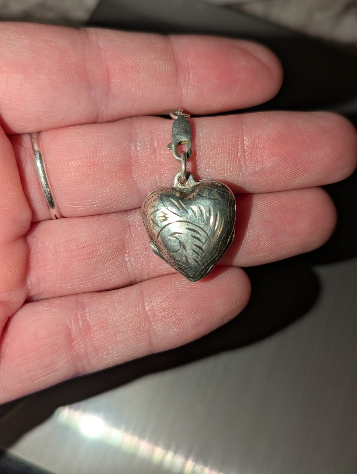 925 Vintage Clover Photo Pendent Locket With Silver Chain. Italy. AT Hand Carved