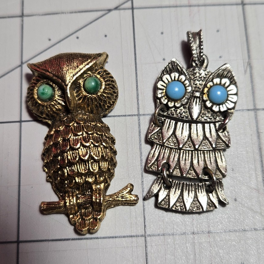 Lot of 2 Owl Necklace Pendants Gold & Silver Tone Green & Blue Eyes