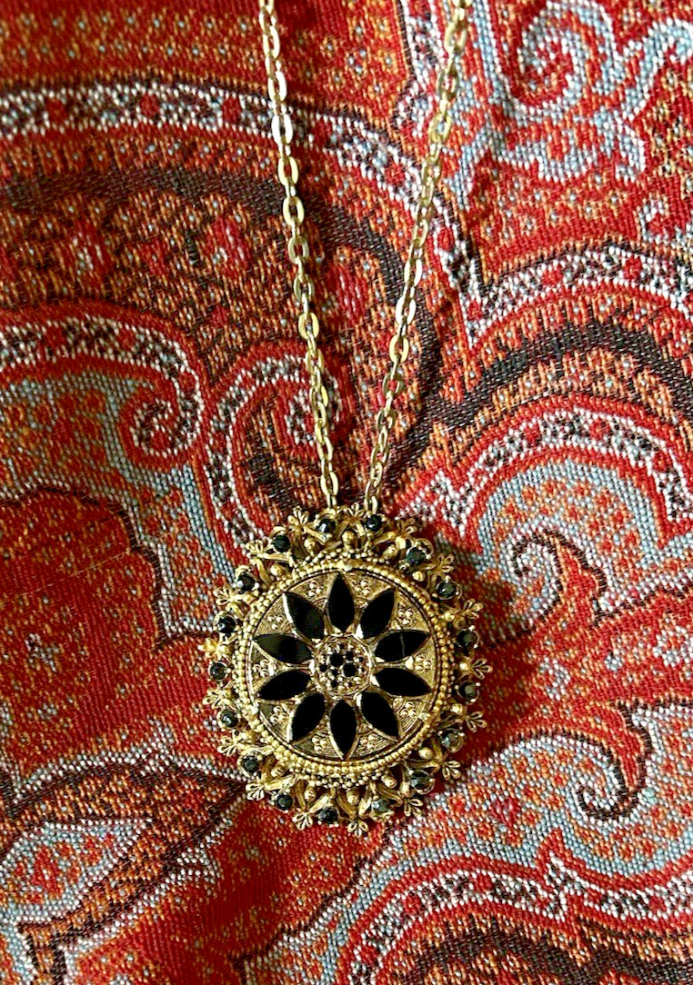 Vintage 1960’s Black Glass and Rhinestone Gold Tone Brooch/Necklace – Florenza