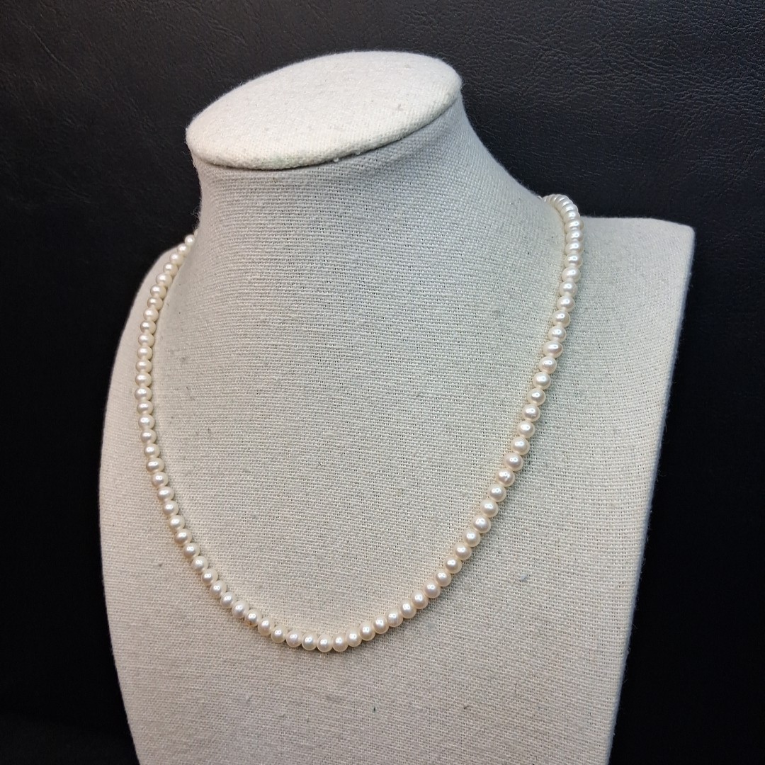 Sterling Silver 925 Clasp Freshwater Pearl Necklace. 17.839