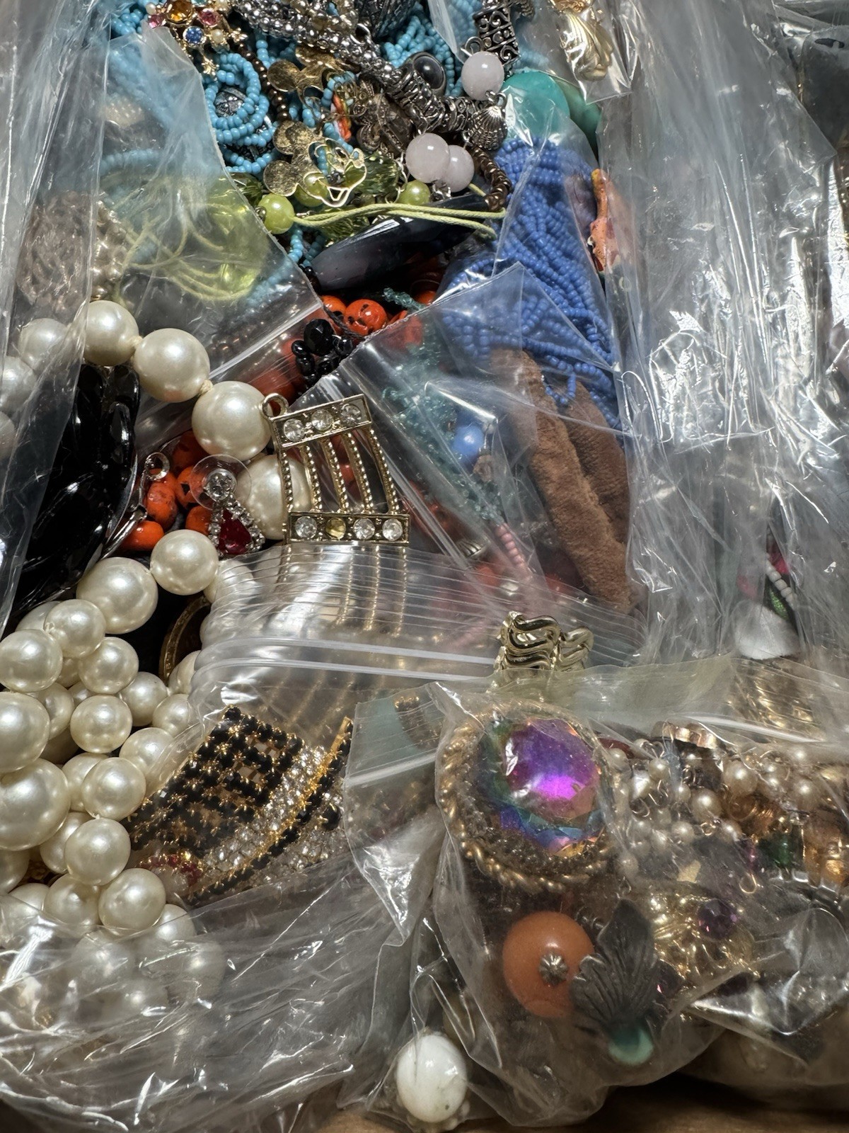 ~19 Lbs Lot ALL CRAFT Repair UNTESTED Junk Jewelry Pieces Parts Beads Earrings