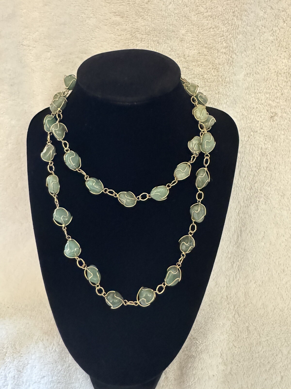 Serpentine Beads Necklace Jade Green Gold Tone Gorgeous Vintage