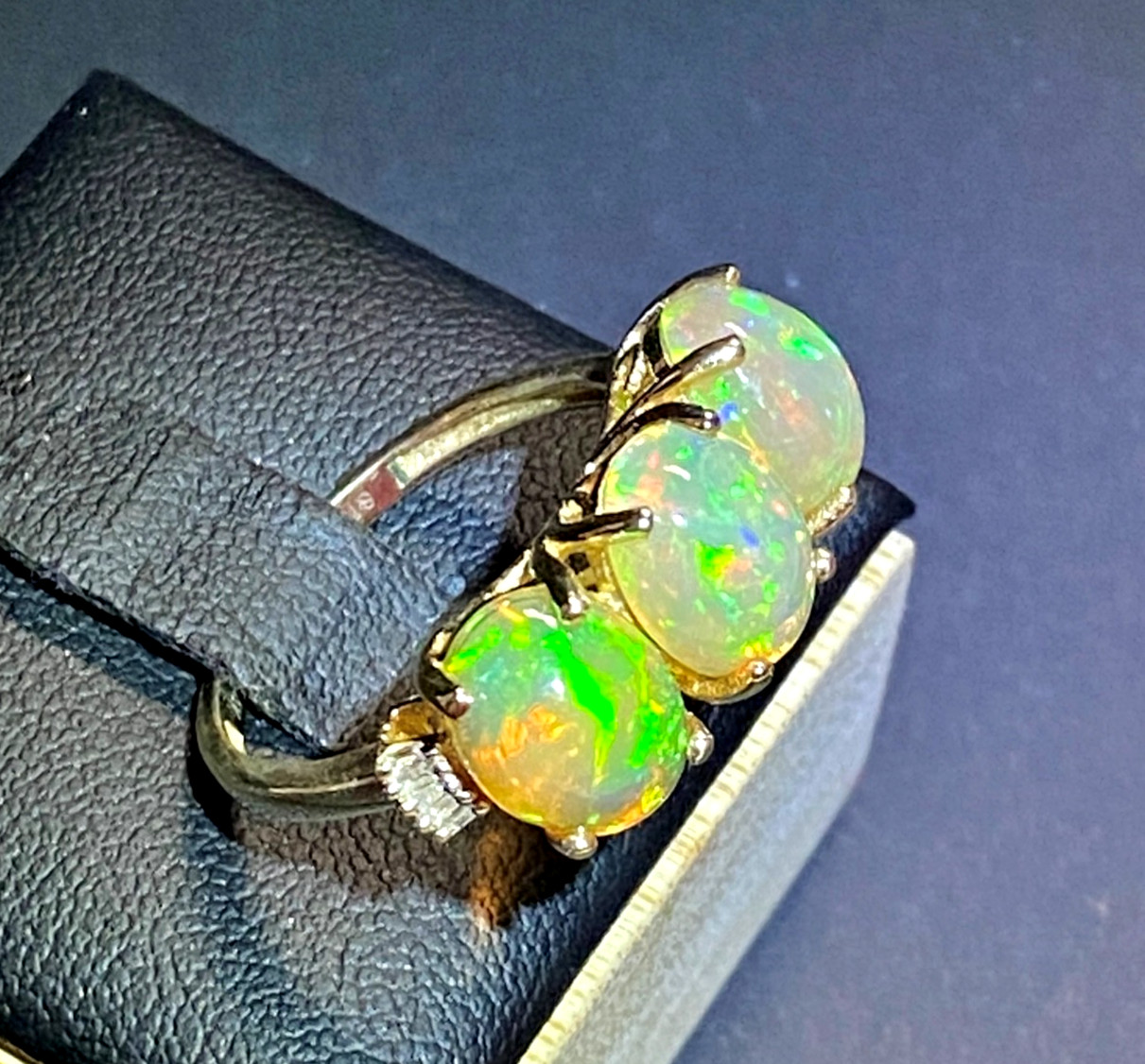 Dazzling 14kt Yellow Gold Ethiopian Opal and Diamond Ring Size 7 1/4 7.25