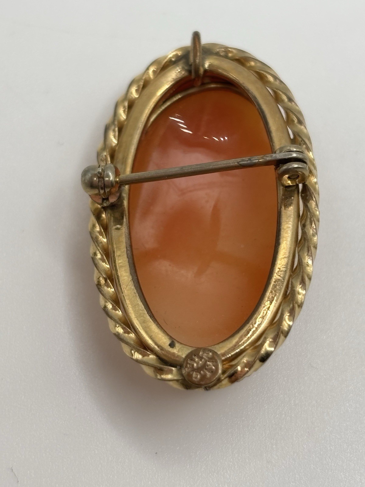 Vintage 12Kt Gold Filled Left Facing Oval Cameo Portrait Pendant / Brooch Pin