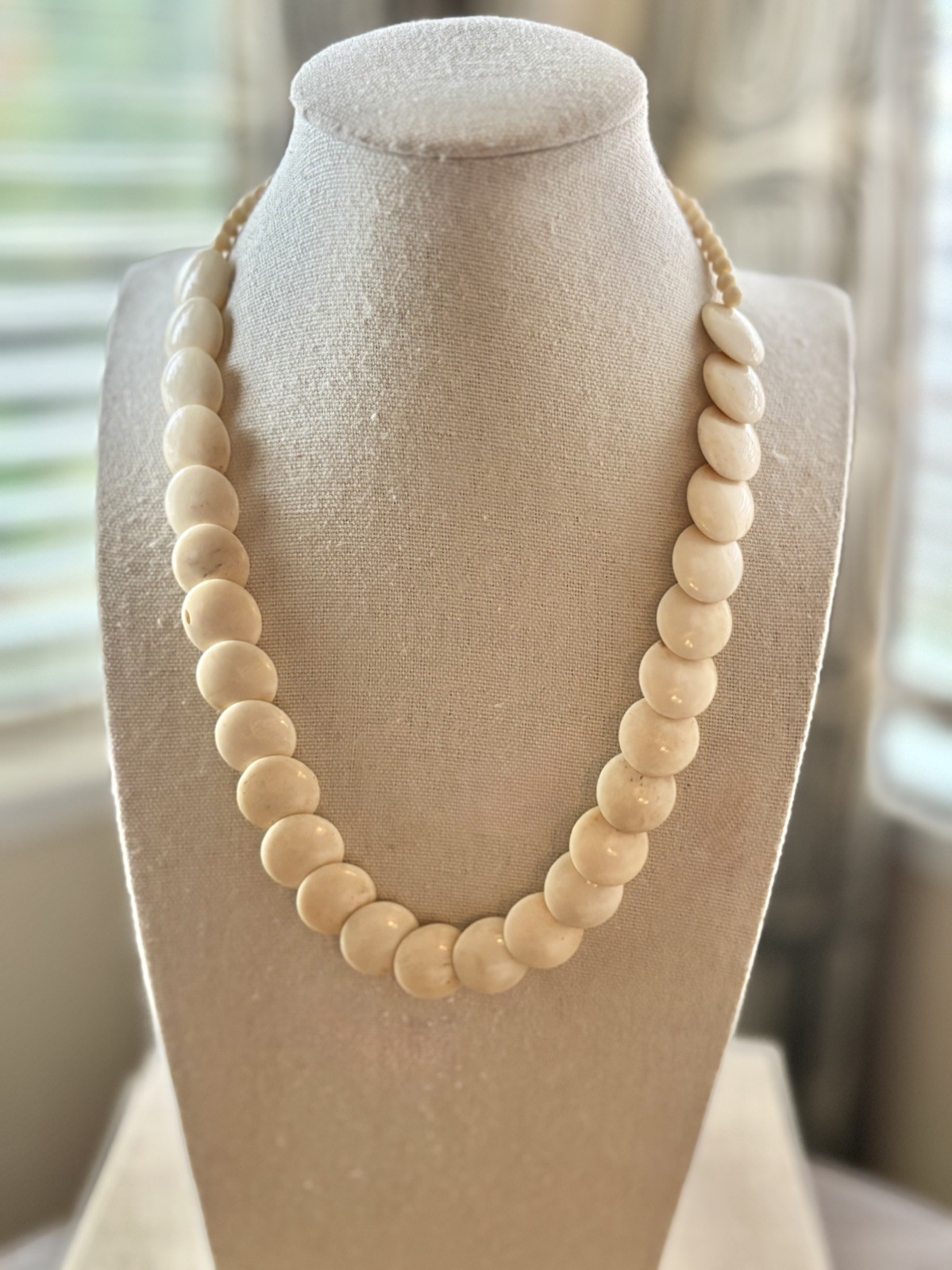 Vintage 1960s-80s Bleached Bone Disc Necklace Graduated Piano-Key Style 19”