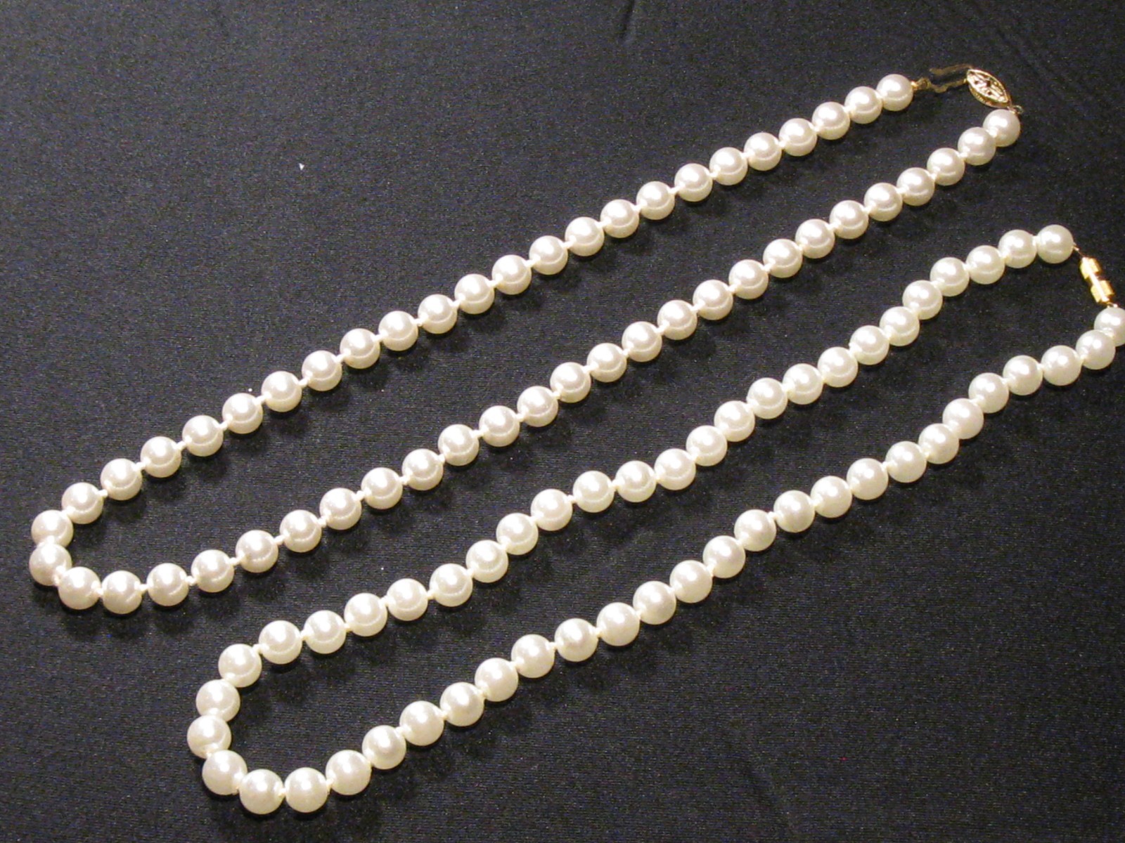 VTG Lot of 2 Quality Knotted Faux Pearl Heavy 16″ & 18″ Necklaces 6mm Nice Color