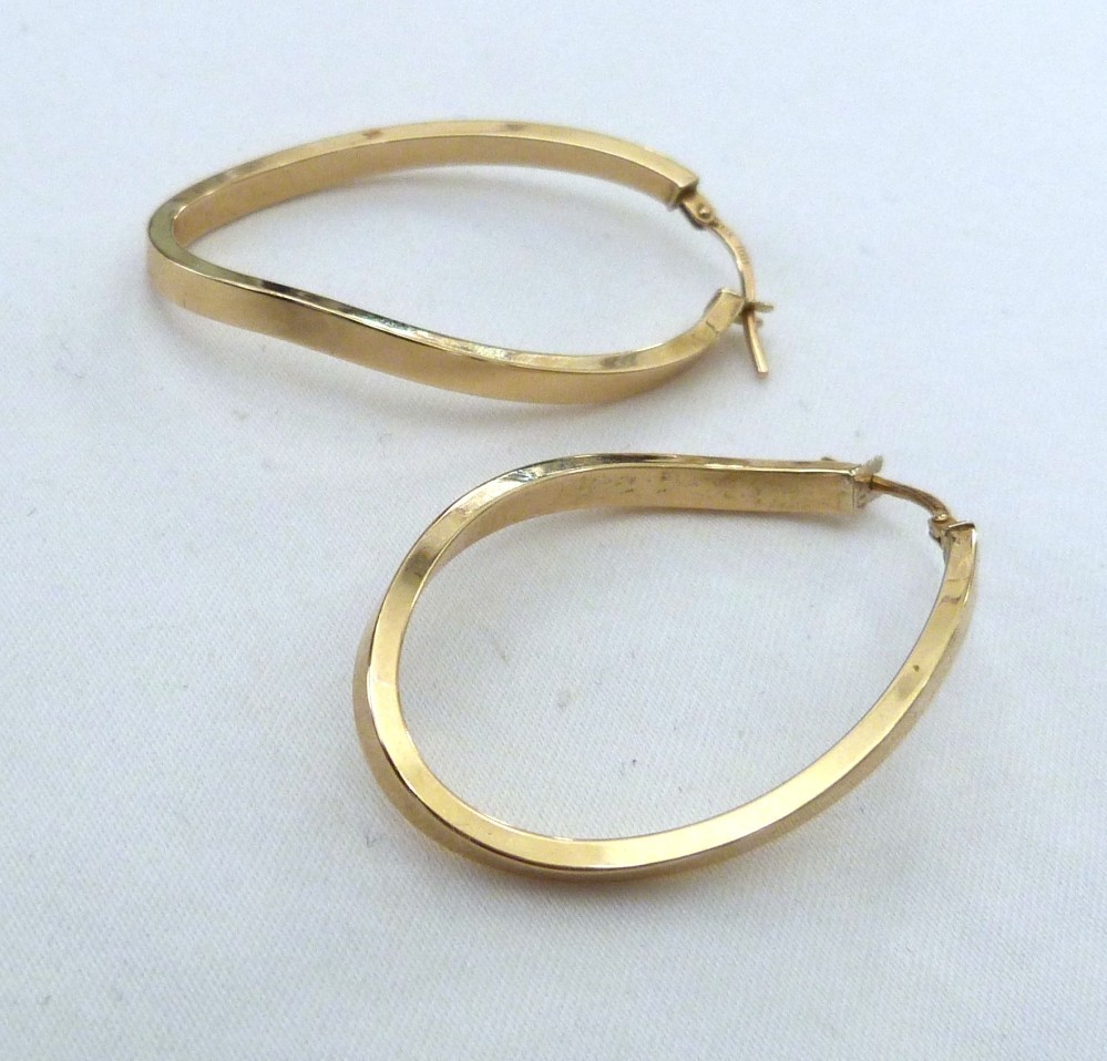 1 5/8″ LONG ITALY 14K YELLOW GOLD SWIRL HOOP CLASSIC LATCH HOOK EARRINGS