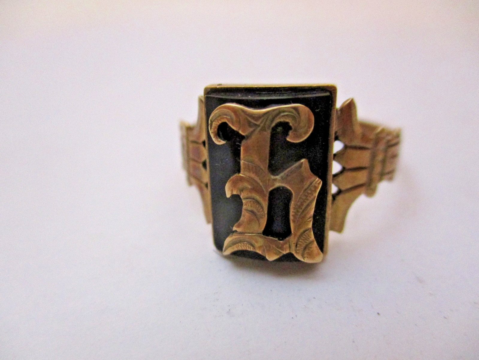 Antique Victorian 8K Gold Ring Black Onyx Signet Old English Monogram G H 9 6