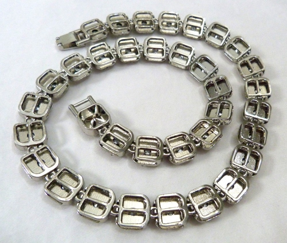 HALO PAVE SET SPARKLING LARGE FACETED CRYSTAL LINKS RHODIUM PLATE NECKLACE