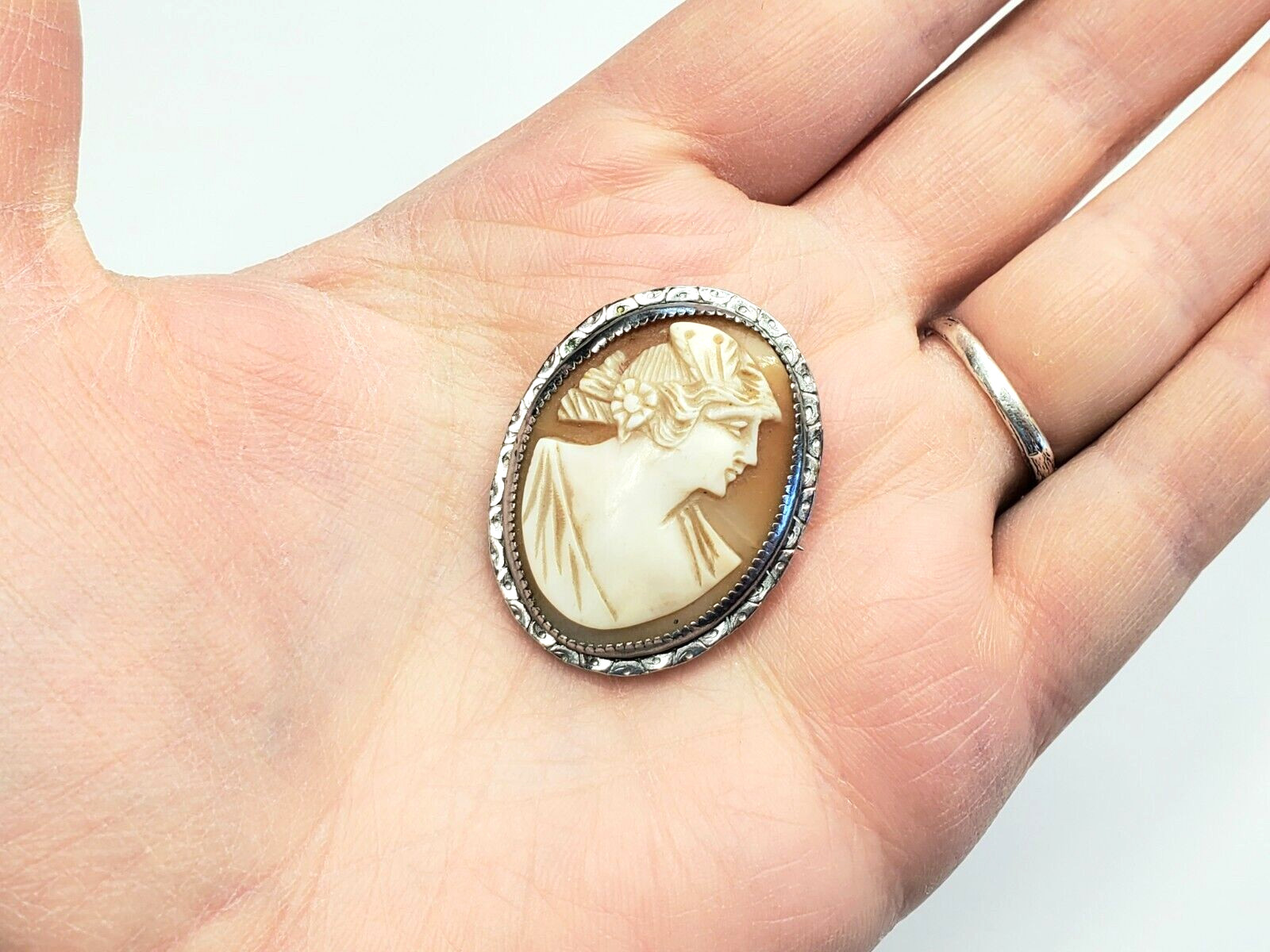 Vintage Victorian Silver Plated Carved Shell Cameo Pin brooch Pendant Jewelry