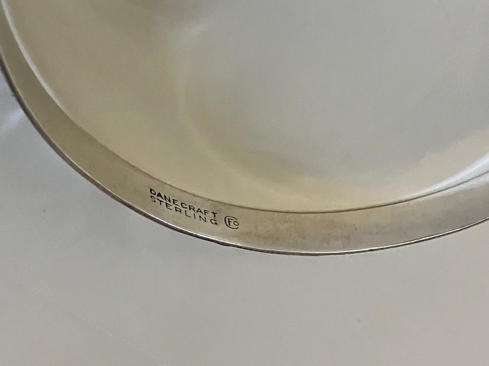 VINTAGE STERLING SILVER SCROLL REPOUSSE PATTERN DANECRAFT BANGLE BRACELET