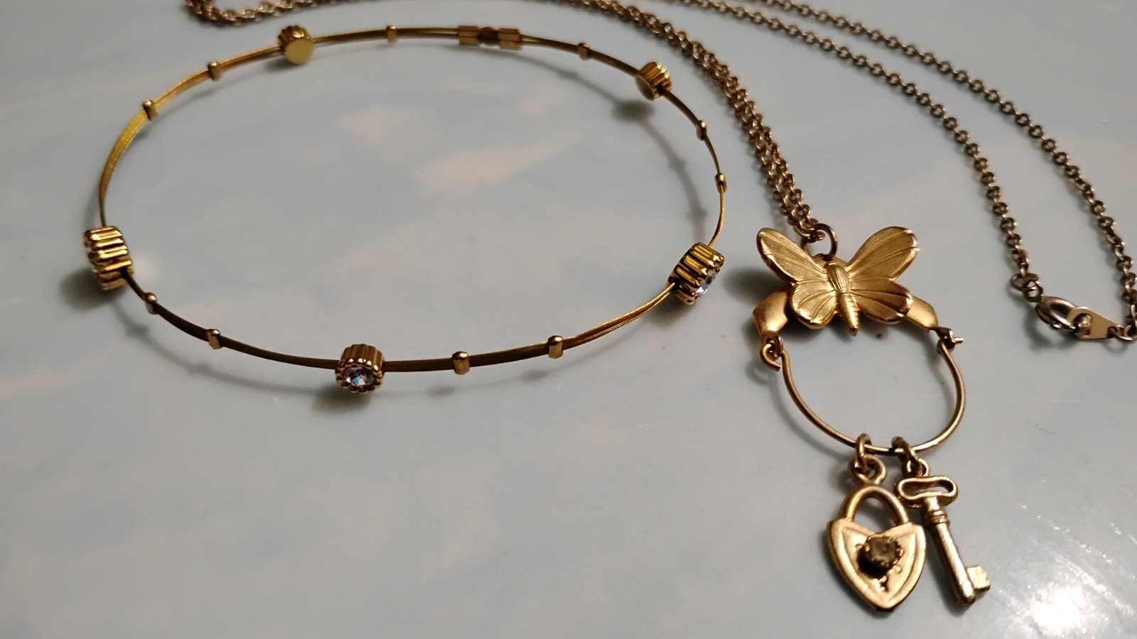 Vtg Butterfly Charm Lock & Key Necklace 24″ & Crystal Wires Bracelet Set