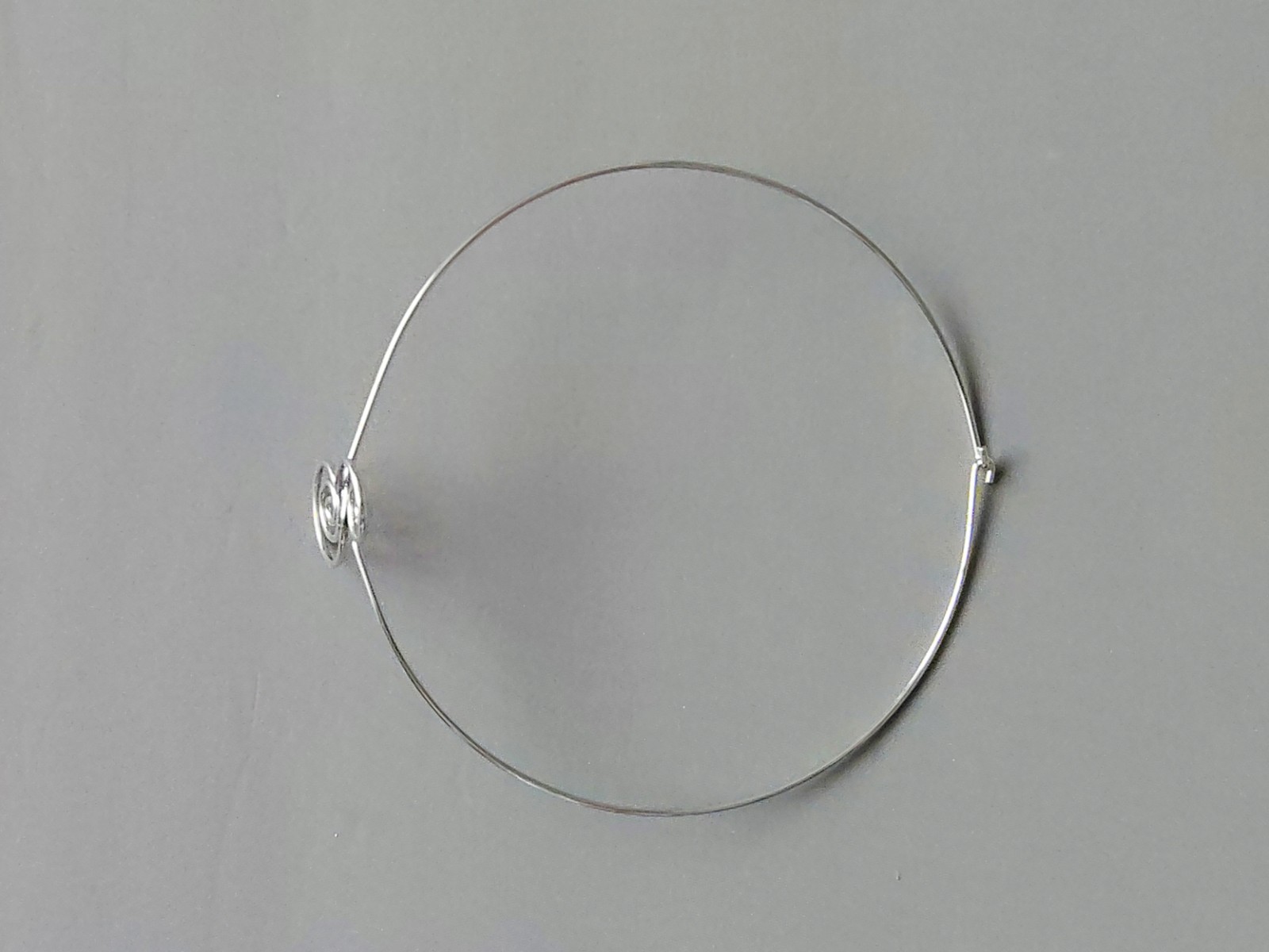 Vintage 1977 AVON ‘Spun Swirls’ Choker Necklace IOB Silvertone – Size Large