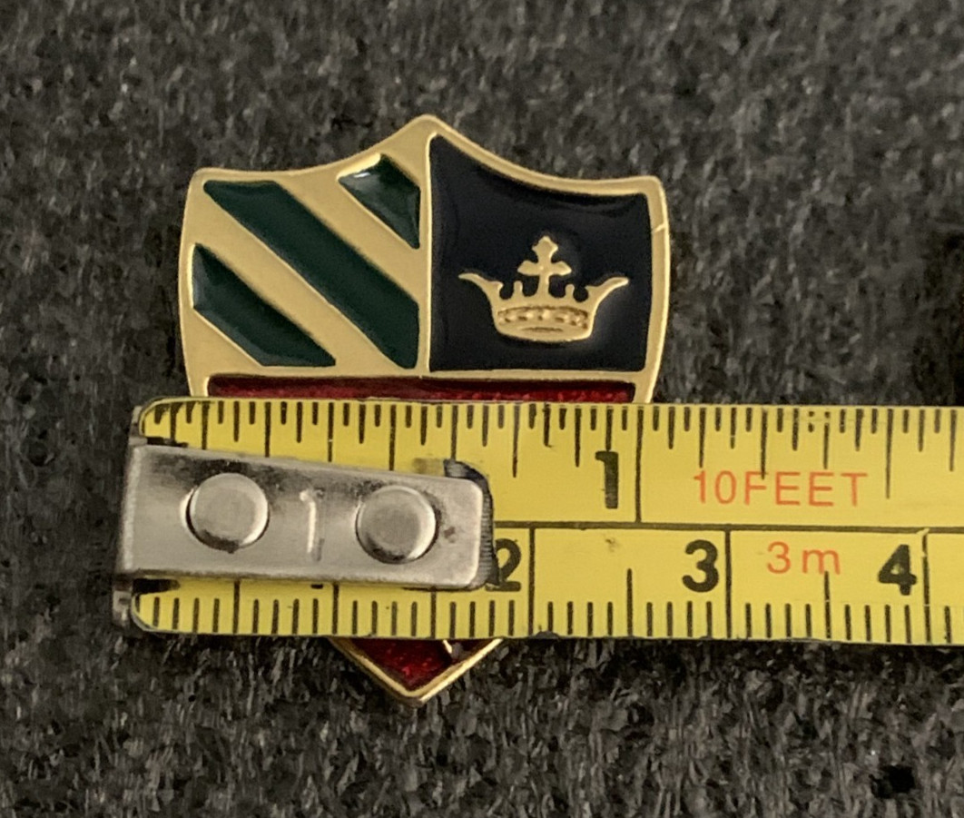 Vtg Shield Earrings Lion Crown Enamel Brushed Gold 1980s Pierced Heraldic Crest