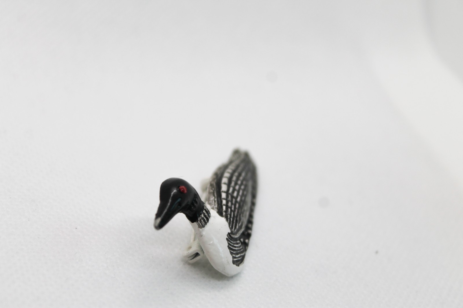 VTG Black & White Painted Loon Brooch Pin Red Eye Very Good Condition, Birding