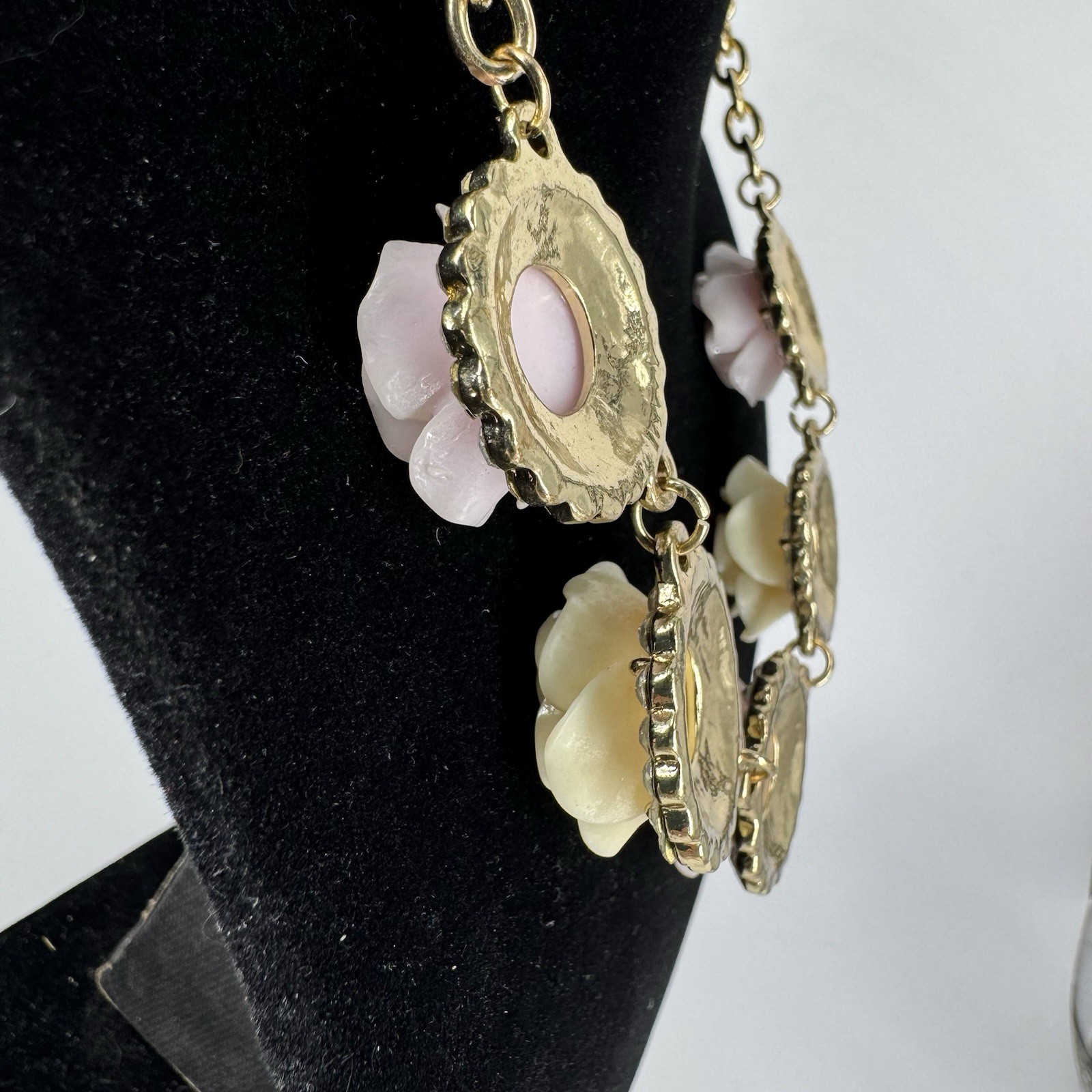 Charming Charlie 3 Pc Floral Rose Necklace Bracelet Set Pink Cream Rhinestone