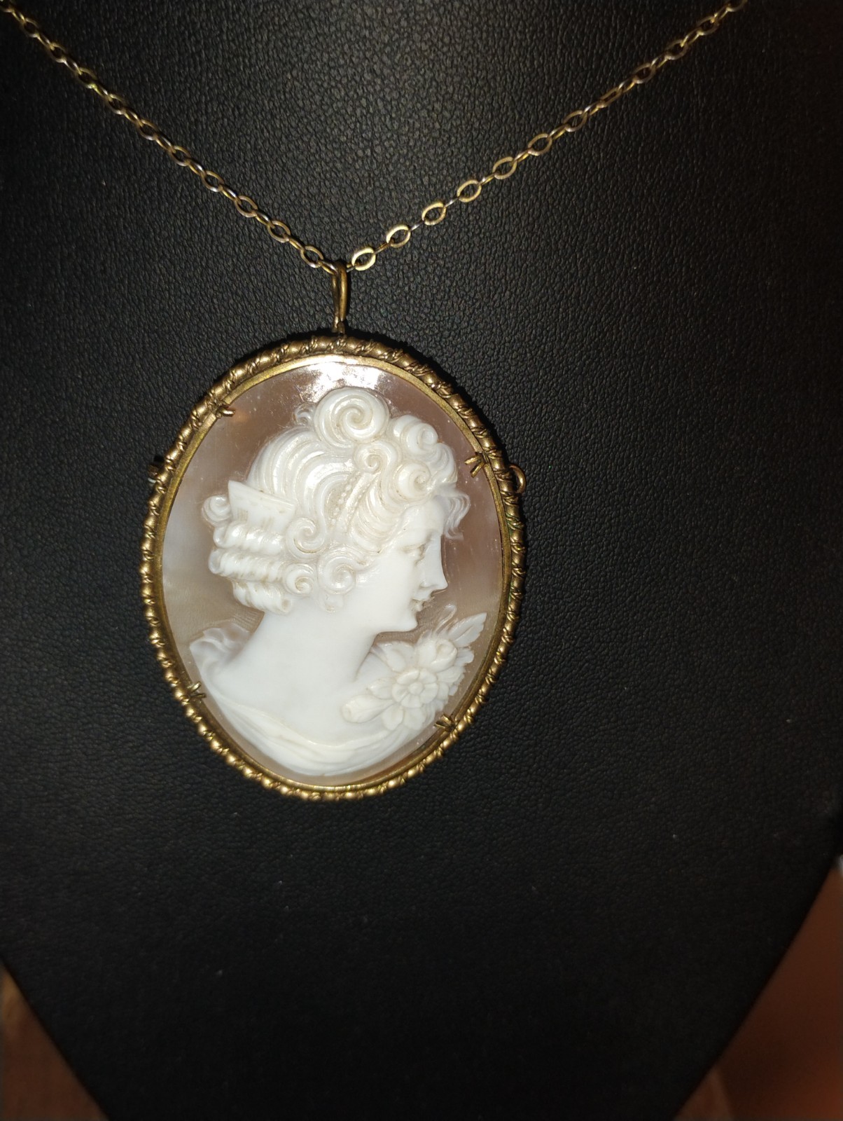 Vintage Cameo