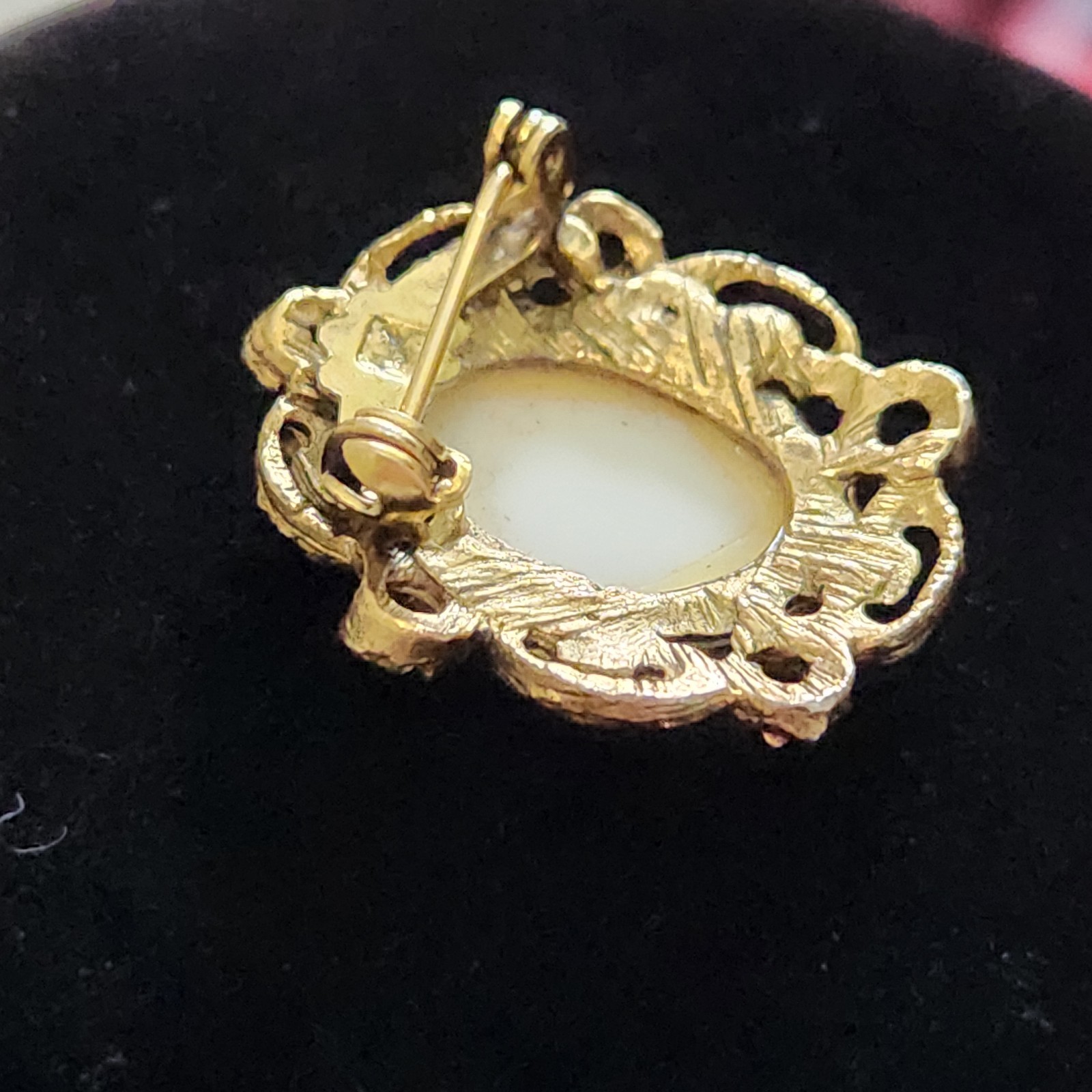 Vintage Not Signed Acrylic Printed Portrait Brooch Goldtone Framed Pin