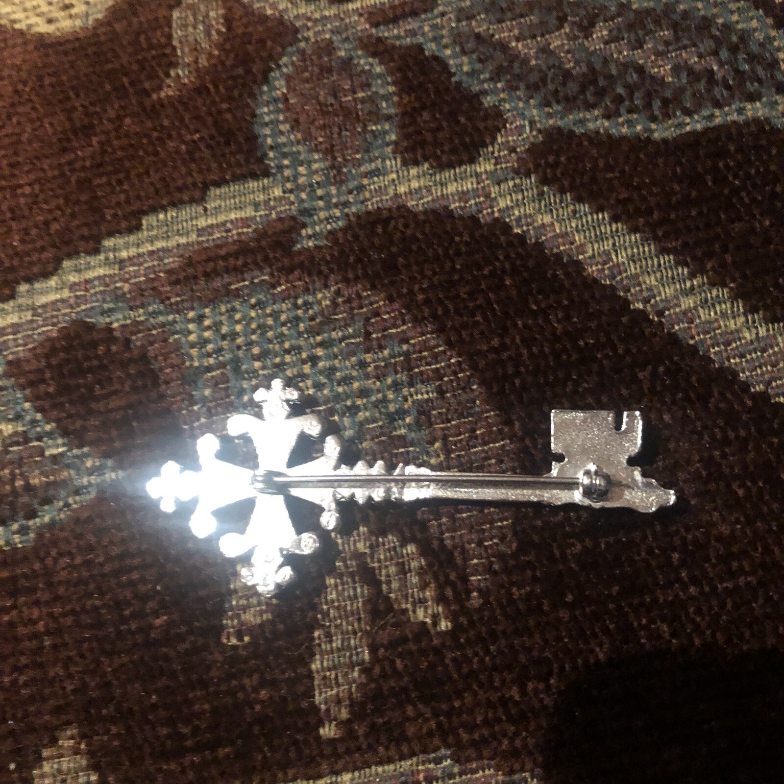 VINTAGE PIN BROOCH KEY Silver TONE None Magnetic