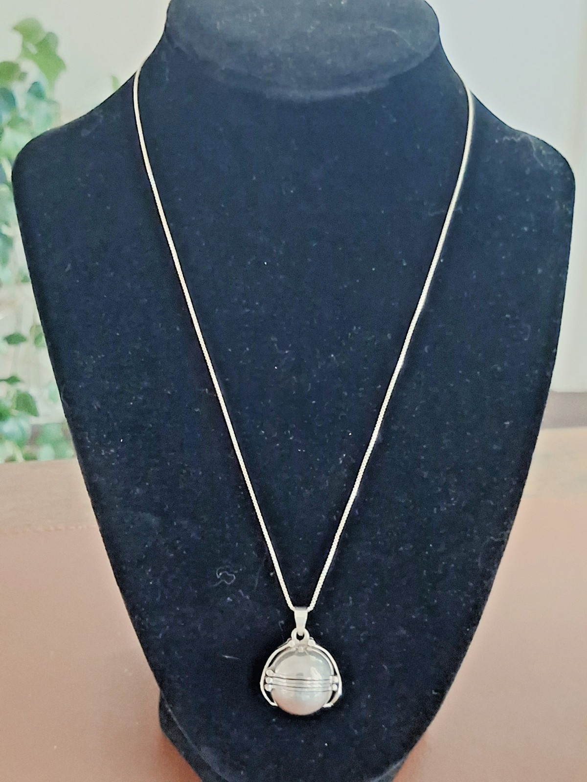 Vintage Taxco Mexico 925 Sterling Silver Folding 6-Photo Ball Locket Necklace