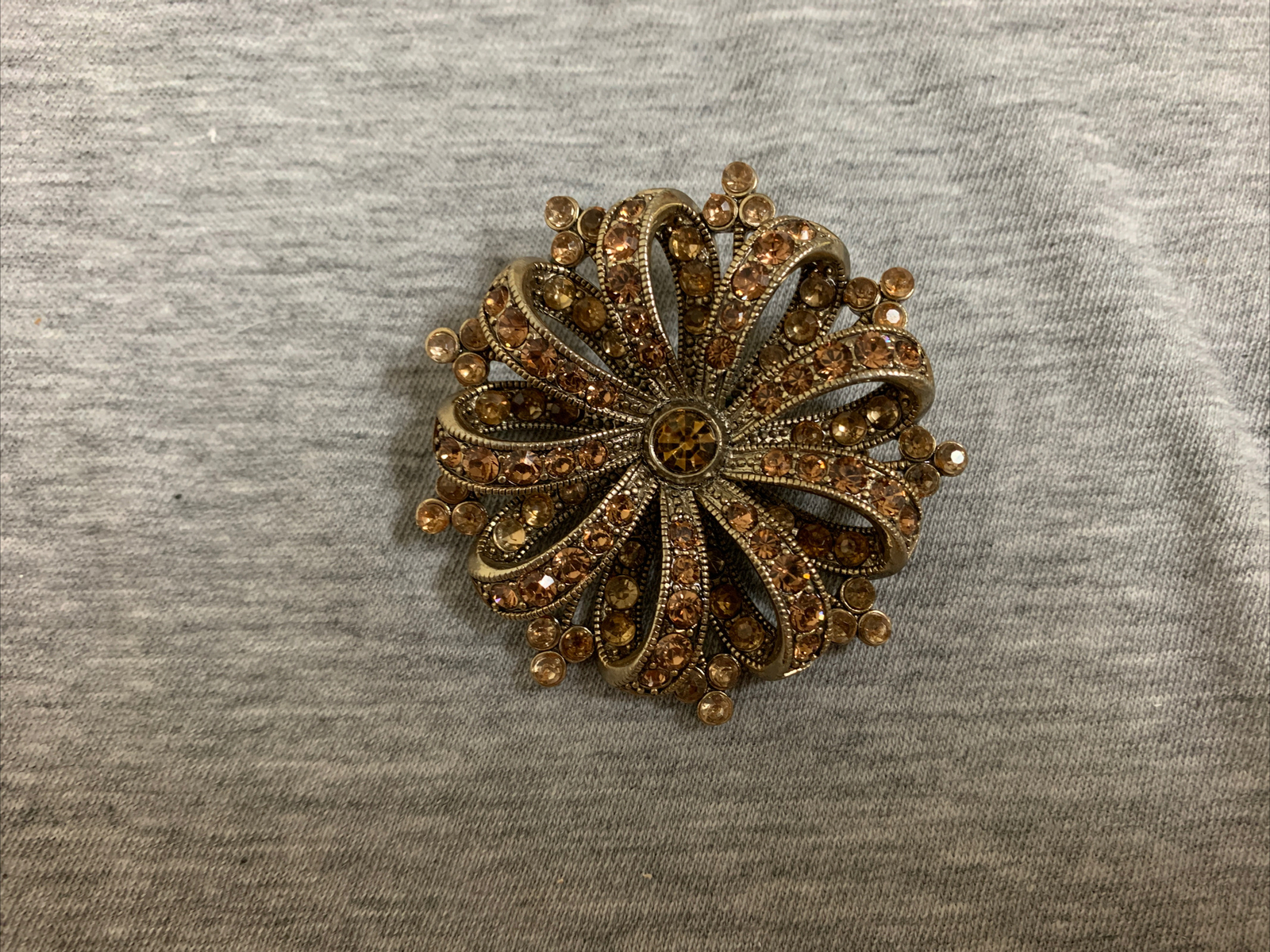Vintage Liz Claiborne Goldtone Metal & Amber Rhinestone Bow Brooch Pin