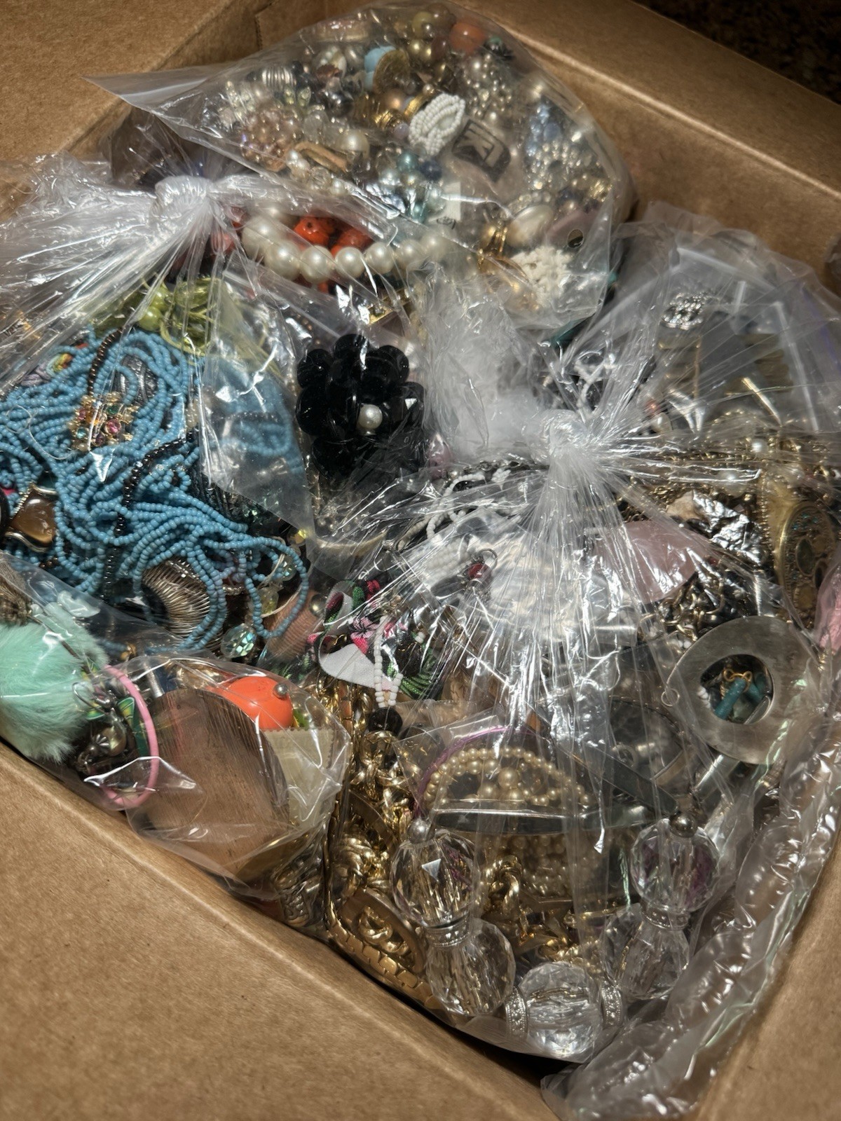 ~19 Lbs Lot ALL CRAFT Repair UNTESTED Junk Jewelry Pieces Parts Beads Earrings