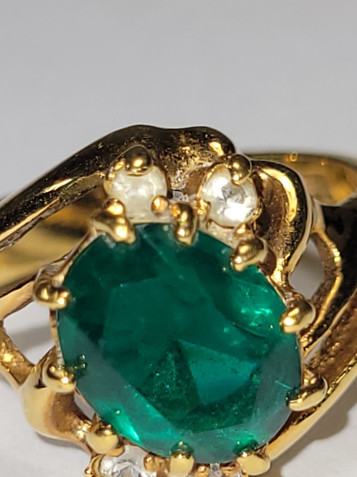 Vintage 14KGE Plate Imitation Emerald Solitaire Clear Stone Accents Fashion Ring