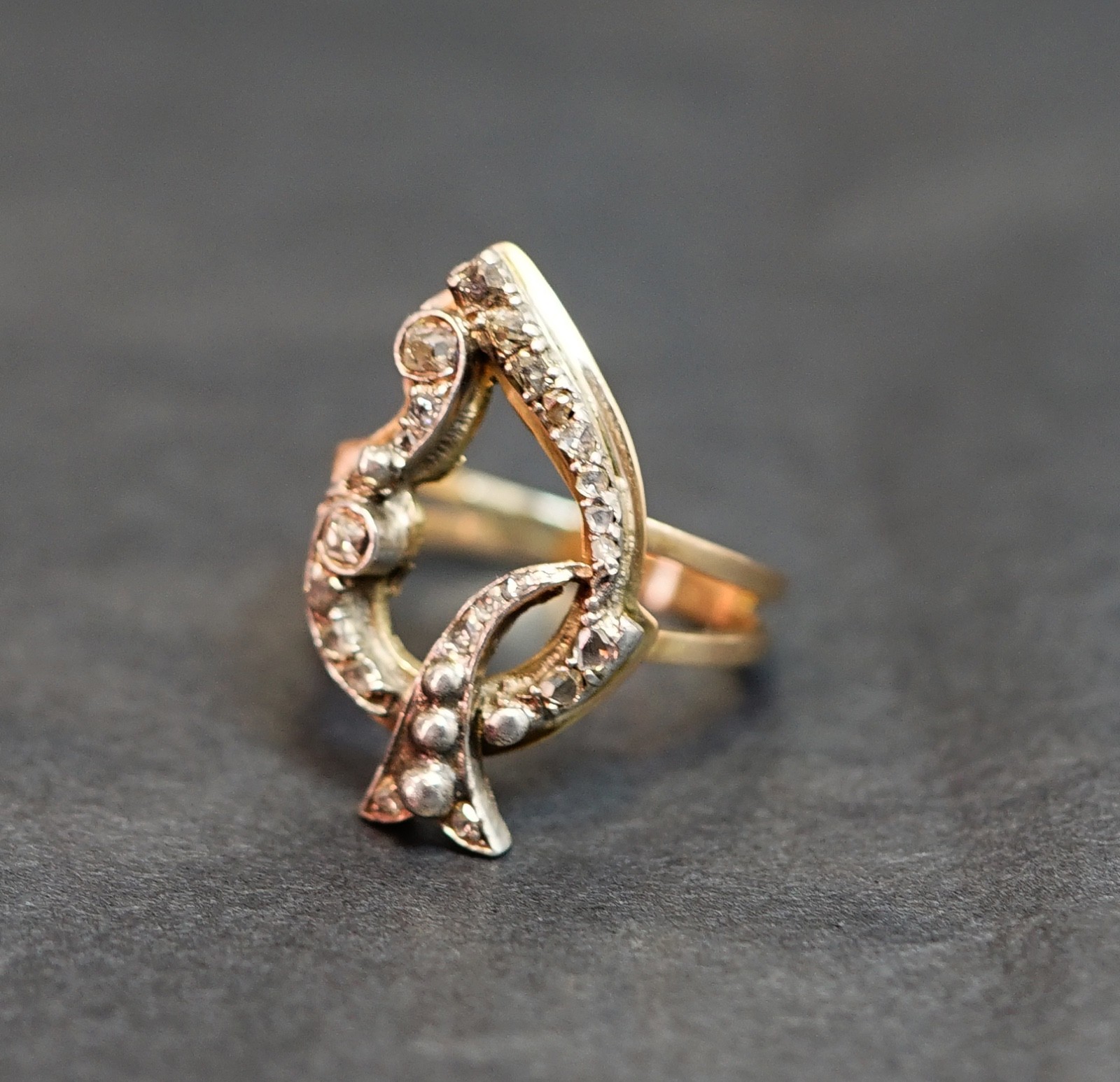 19c. Victorian 14K 585 Yellow Gold Ring Diamonds Spades Leave Splint Shanks
