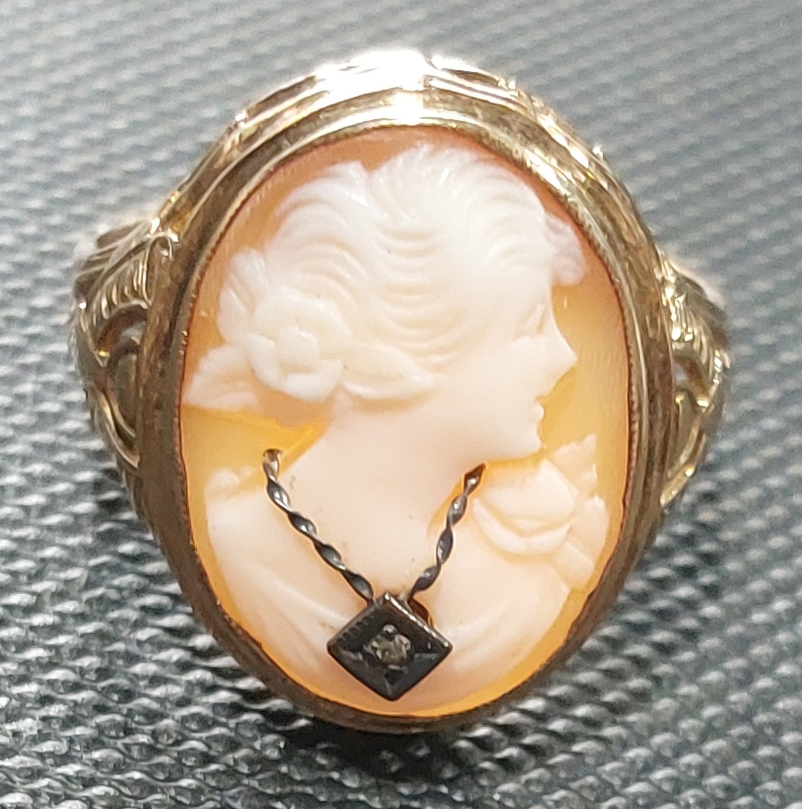 ViNtAge Estate Jewelry SOLID 14k Yellow GOLD Cameo Ring 3Grams Size 7, Excellent