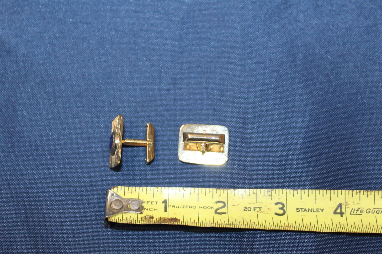 Collect Vintage Cufflinks Lions International Gold-Tone Alloy