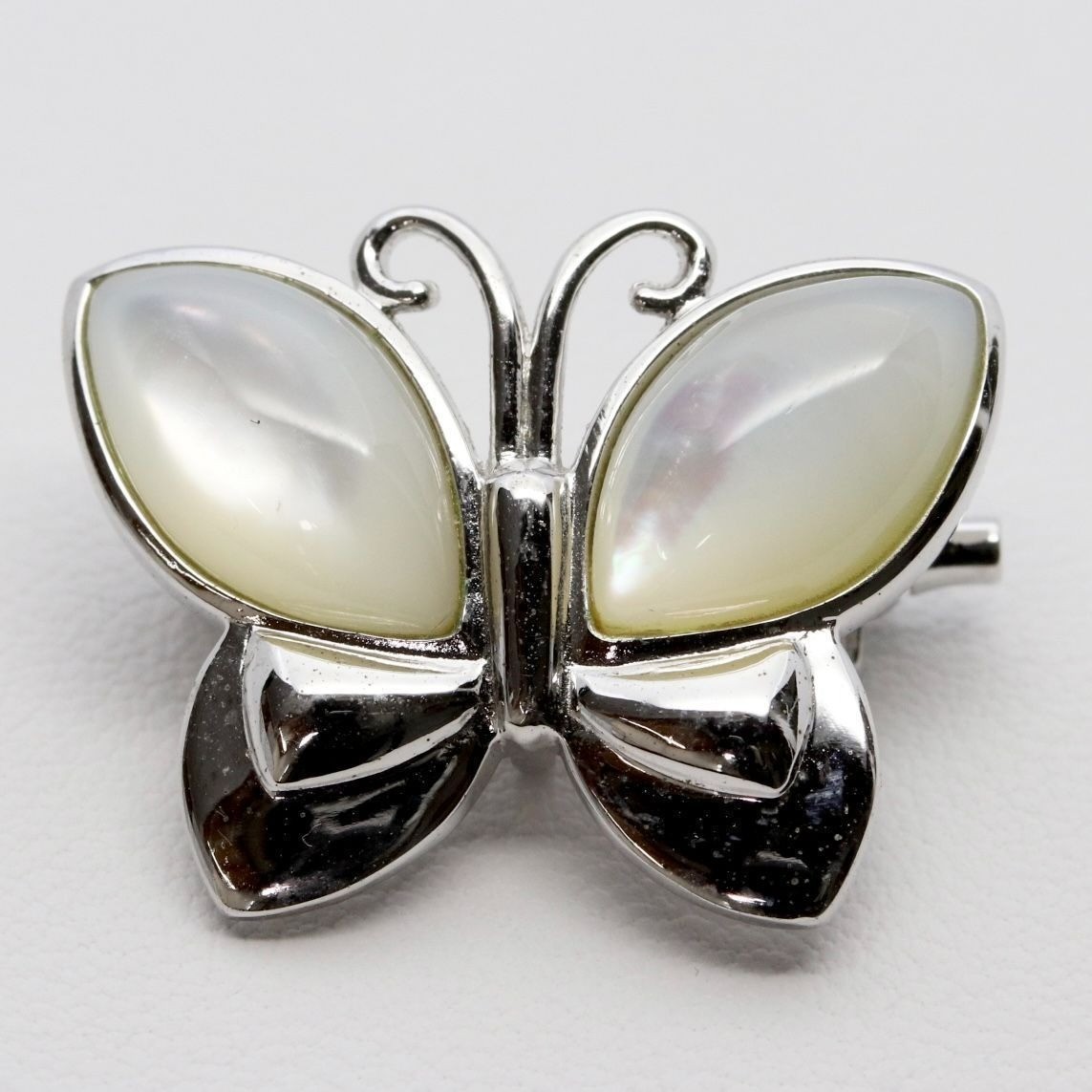 Tasaki MOP Mother of Pearl Shell Butterfly Papillon Brooch Silver Japan Vintage