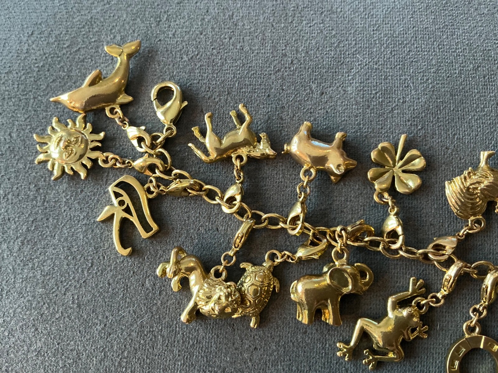 Gold tone Heavy Charm BRACELET with individual Removable Good Luck charms 🍀