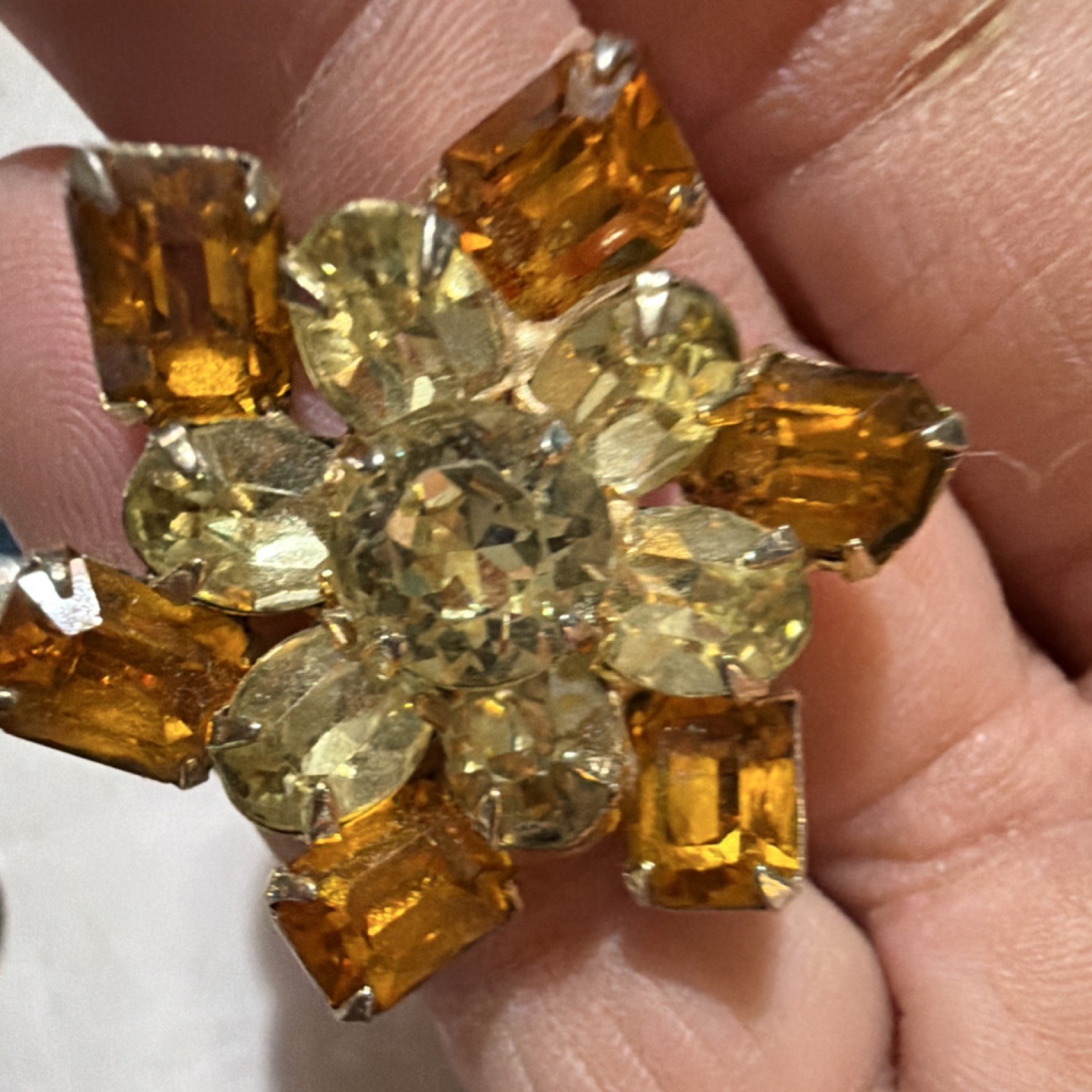Vintage Flower Brooch Yellow Glass & Metal Gold Tone Fashion Jewelry
